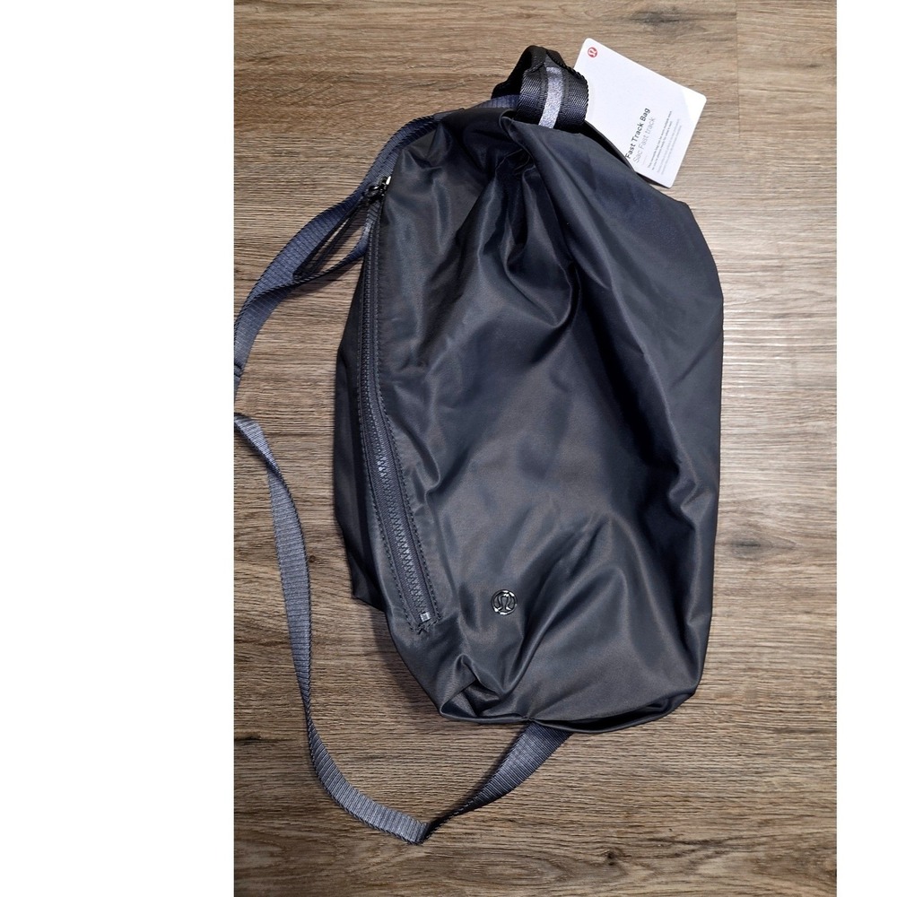NWT Lululemon OS Fast Track Bag Sac fast Day pack Backpack Gray 9L